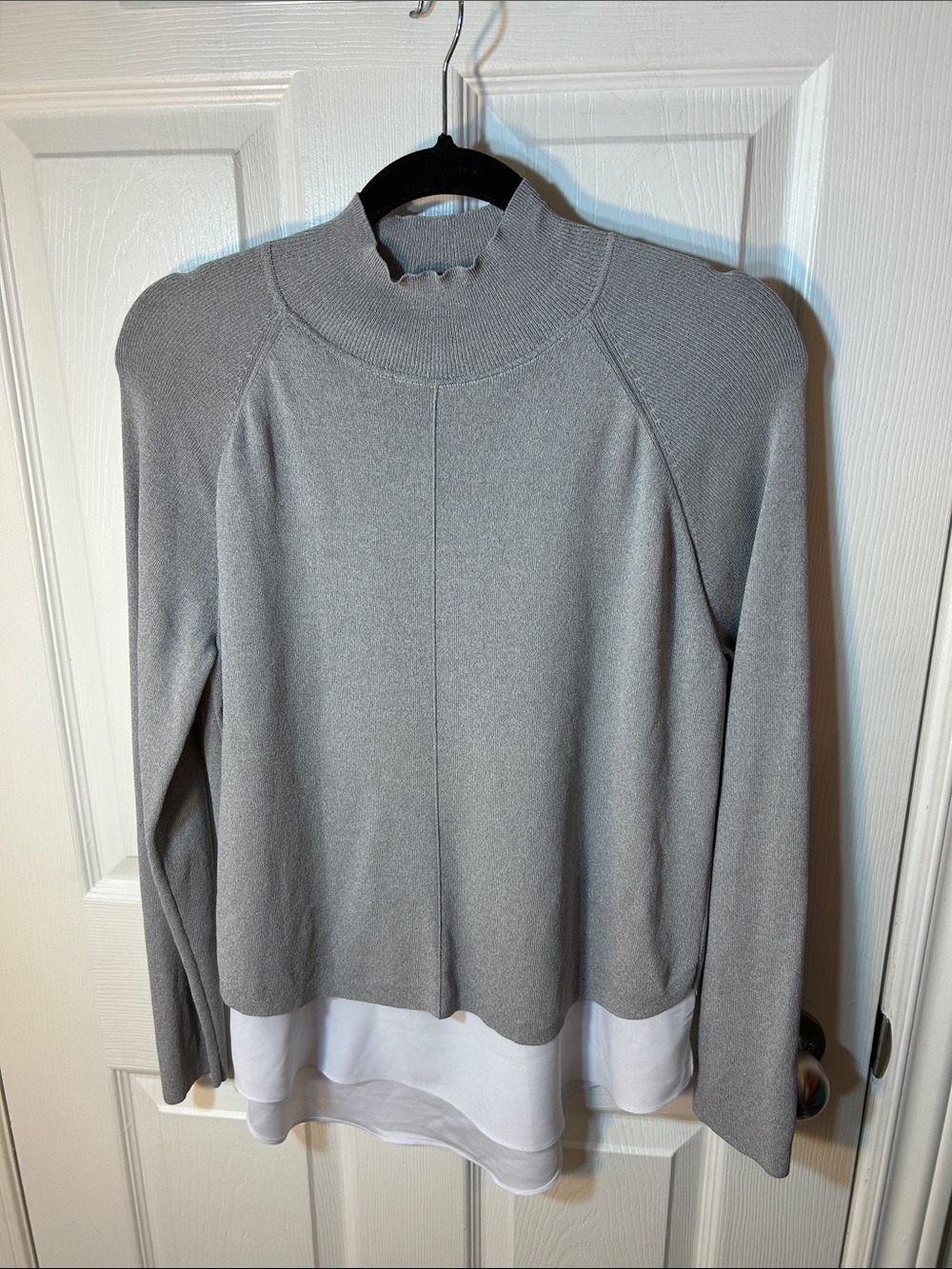Ted Baker Popilia Light Gray Knit Mock-Neck Sweater size 2 medium - Picture 3 of 9